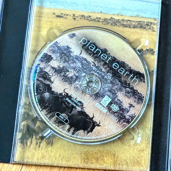 David Attenborough BBC Planet Earth DVD complete series missing  one disc of 5 - Picture 5 of 5